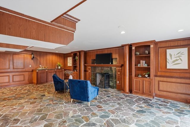 11 Alison Way, Andover, MA 01810