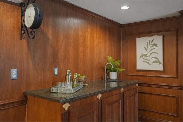 11 Alison Way, Andover, MA 01810