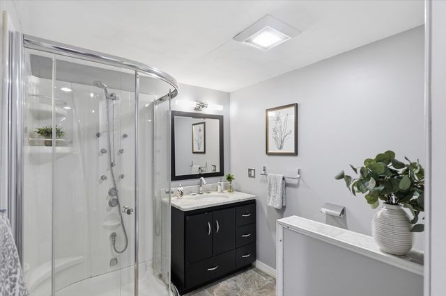 11 Alison Way, Andover, MA 01810