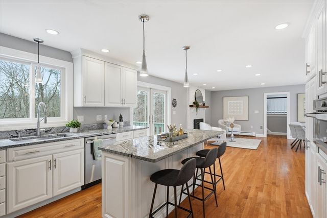 11 Alison Way, Andover, MA 01810