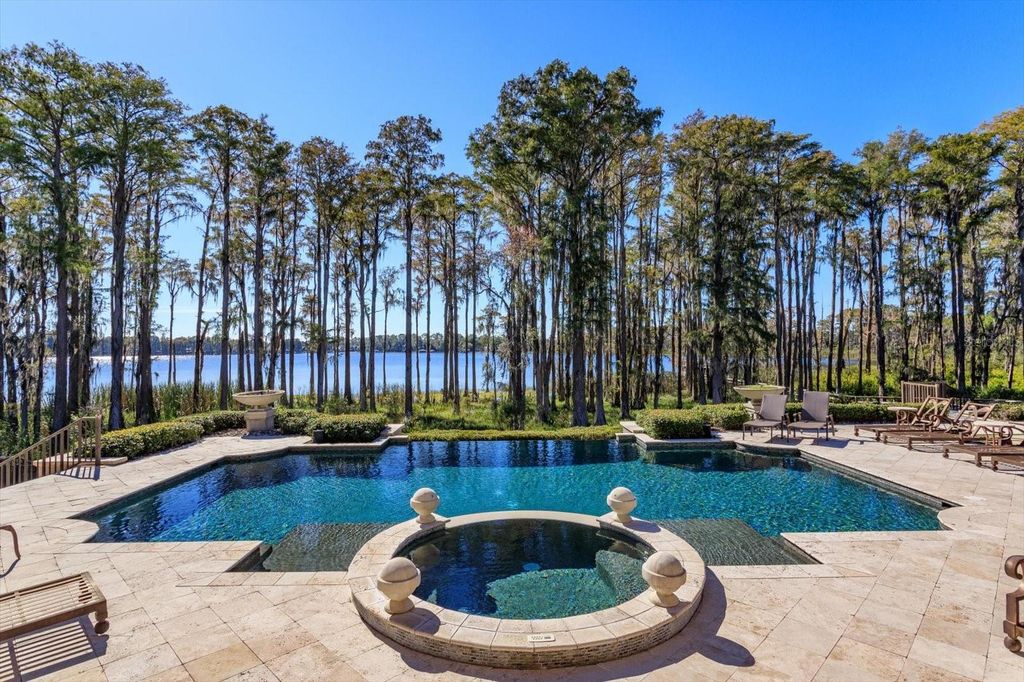 Image 2 of property listing at 5192 VARDON DRIVE, Windermere, FL 34786