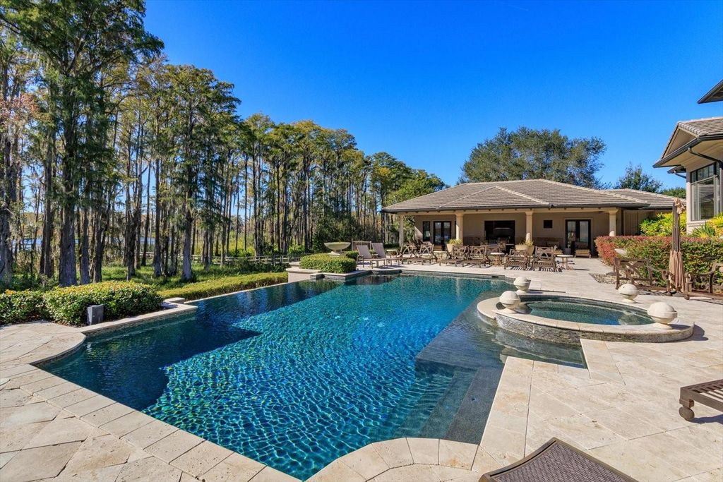Image 7 of property listing at 5192 VARDON DRIVE, Windermere, FL 34786