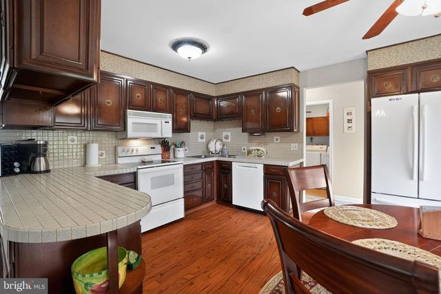 1000 BROOKWOOD DR, Pottstown, PA 19464