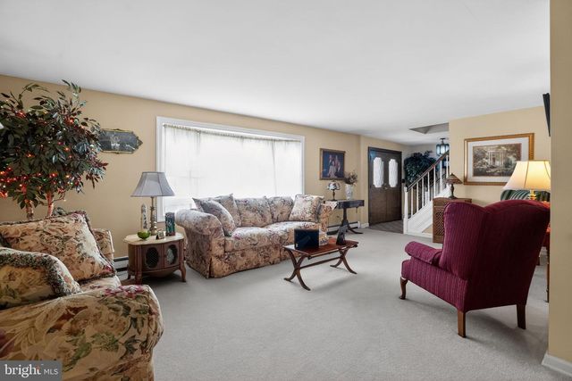 1000 BROOKWOOD DR, Pottstown, PA 19464