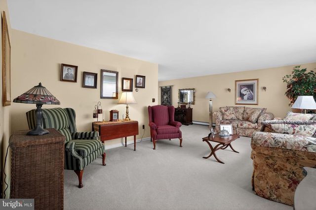 1000 BROOKWOOD DR, Pottstown, PA 19464