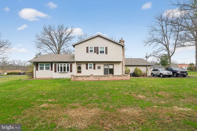 1000 BROOKWOOD DR, Pottstown, PA 19464