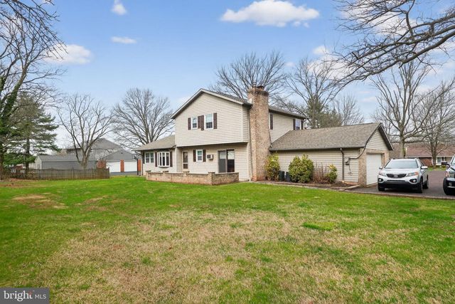 1000 BROOKWOOD DR, Pottstown, PA 19464