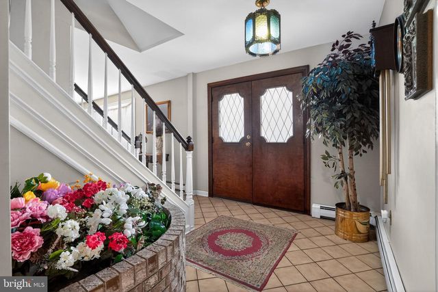 1000 BROOKWOOD DR, Pottstown, PA 19464