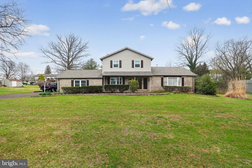 1000 BROOKWOOD DR, Pottstown, PA 19464