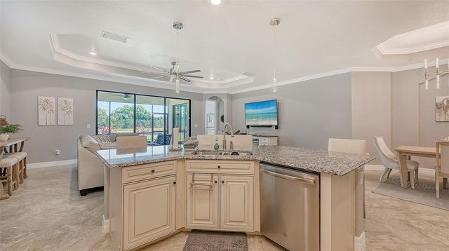 6137 CESSNA RUN, Bradenton, FL 34211