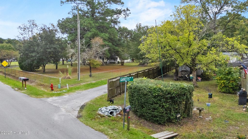 Image 4 of property listing at 1150 Garretts Way NE, Leland, NC 28451