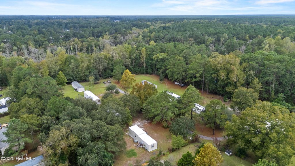 Image 7 of property listing at 1150 Garretts Way NE, Leland, NC 28451