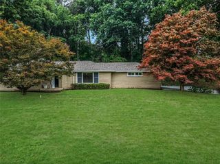 207 W Newton Rd, Elizabeth Twp/boro, PA 15037