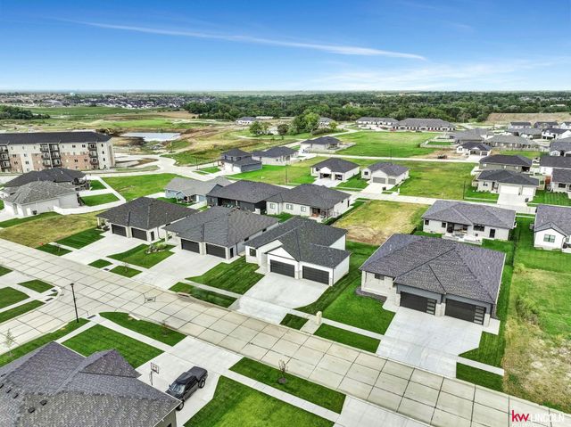 7510 Maxine Drive, Lincoln, NE 68516