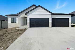 7510 Maxine Drive, Lincoln, NE 68516
