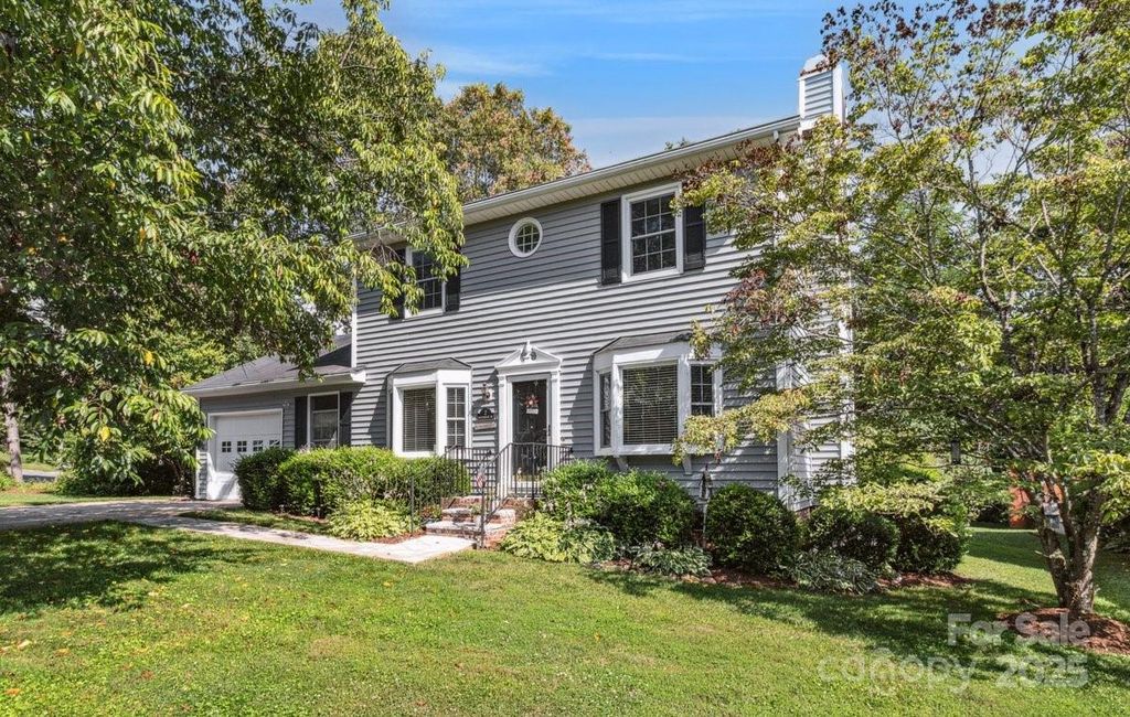 2 Westminster Drive, Asheville, NC 28804