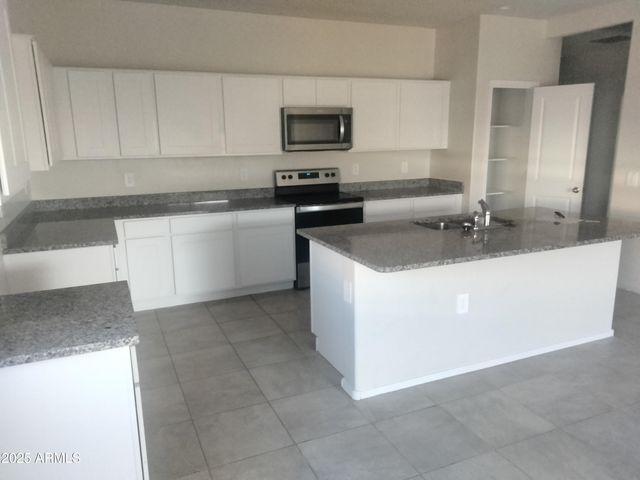 36063 W SAN ALVAREZ Avenue, Maricopa, AZ 85138