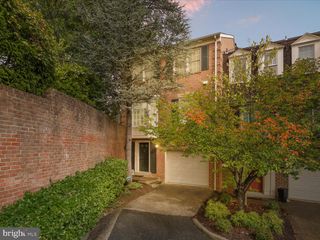 3001 FEDERAL HILL DR, Falls Church, VA 22044