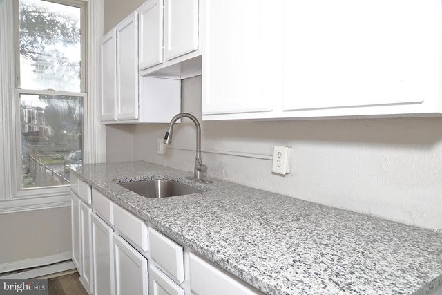 690 E PHILADELPHIA ST, York, PA 17403