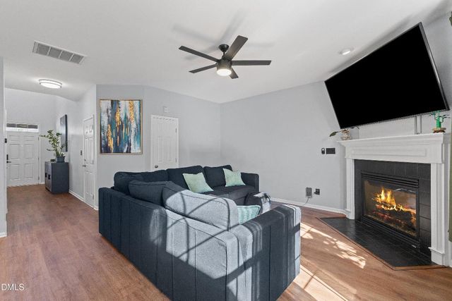 905 Shefford Town Drive, Rolesville, NC 27571