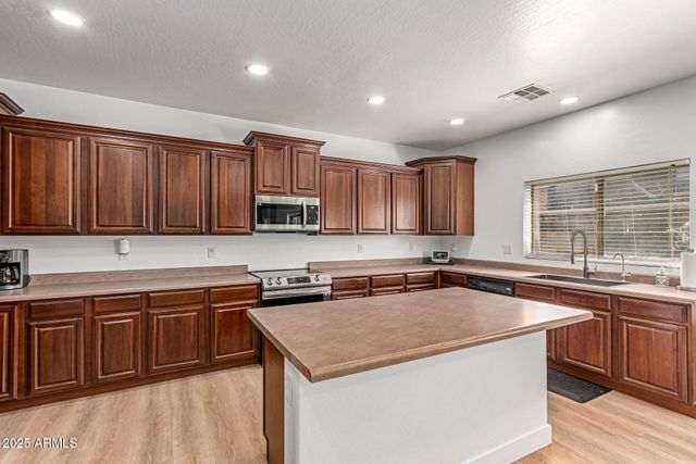43501 W BLAZEN Trail, Maricopa, AZ 85138