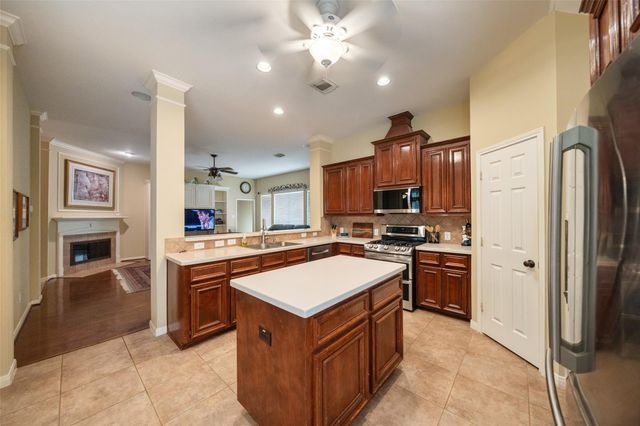 15814 Maplewick Drive, Tomball, TX 77377