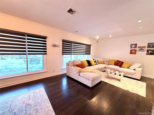 262 Channon Road, Hewlett, NY 11557