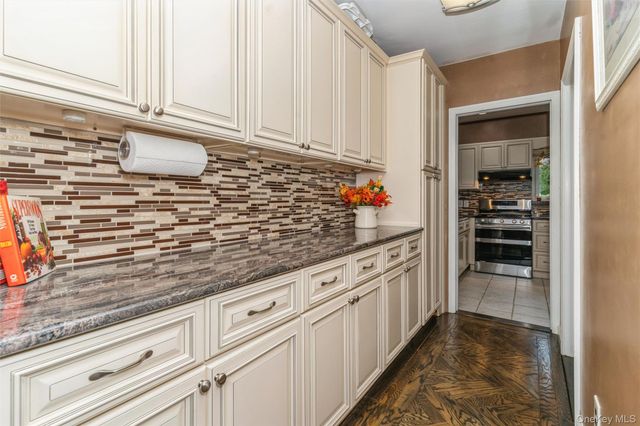 262 Channon Road, Hewlett, NY 11557