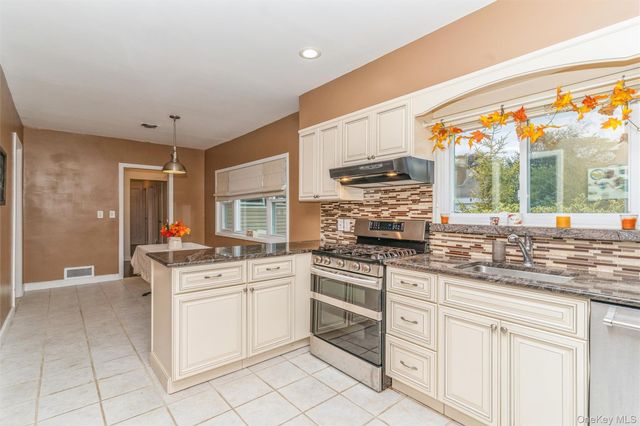 262 Channon Road, Hewlett, NY 11557