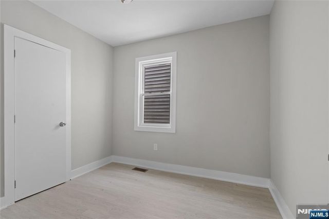 654 12th Street, Newark, NJ 07103