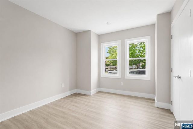 654 12th Street, Newark, NJ 07103