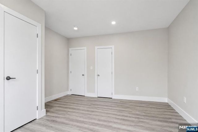 654 12th Street, Newark, NJ 07103