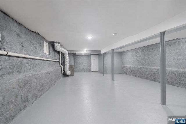 654 12th Street, Newark, NJ 07103