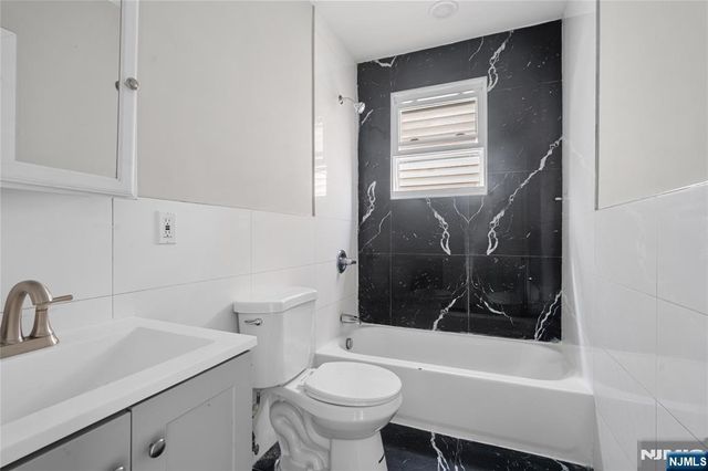 654 12th Street, Newark, NJ 07103