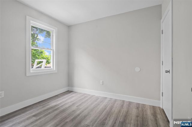654 12th Street, Newark, NJ 07103