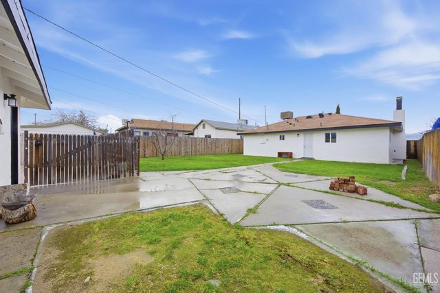 412 N Lincoln Street, Taft, CA 93268