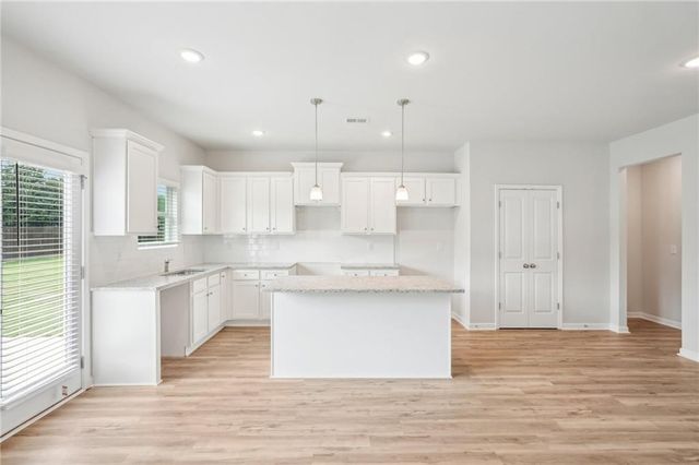 3035 Viewpark Circle, Conyers, GA 30013