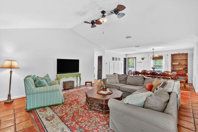 178 Mallet Bayou Road, Freeport, FL 32439