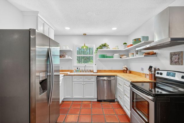 178 Mallet Bayou Road, Freeport, FL 32439