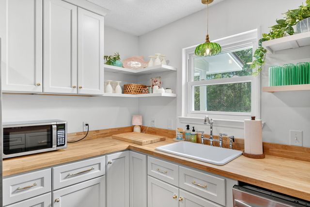 178 Mallet Bayou Road, Freeport, FL 32439