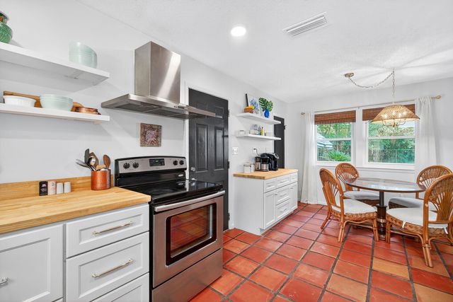 178 Mallet Bayou Road, Freeport, FL 32439