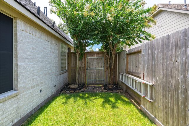 5307 Blue Cypress Lane, League City, TX 77573