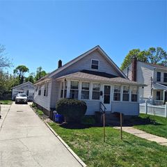 27 Coolidge Avenue, Amityville, NY 11701