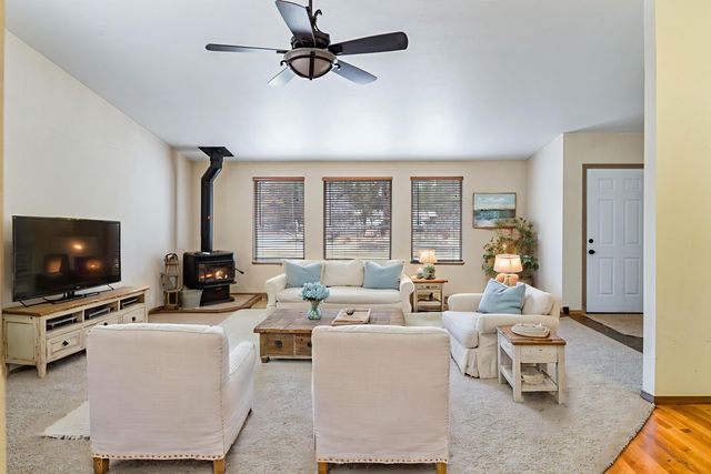 53001 Loop Drive, La Pine, OR 97739