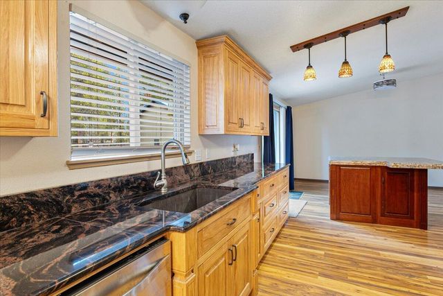 53001 Loop Drive, La Pine, OR 97739