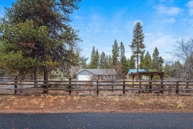 53001 Loop Drive, La Pine, OR 97739