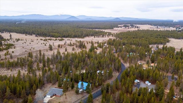 53001 Loop Drive, La Pine, OR 97739