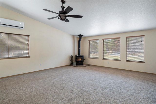 53001 Loop Drive, La Pine, OR 97739