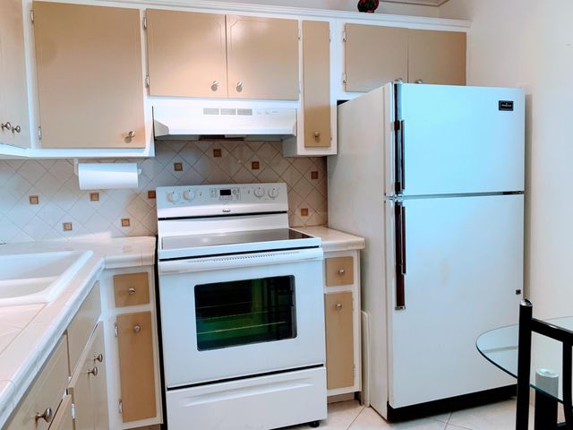 2800 NW 47th Terrace, Lauderdale Lakes, FL 33313