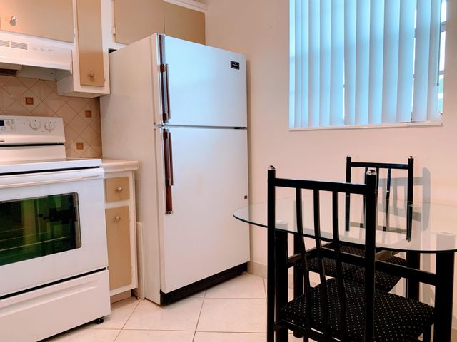 2800 NW 47th Terrace, Lauderdale Lakes, FL 33313